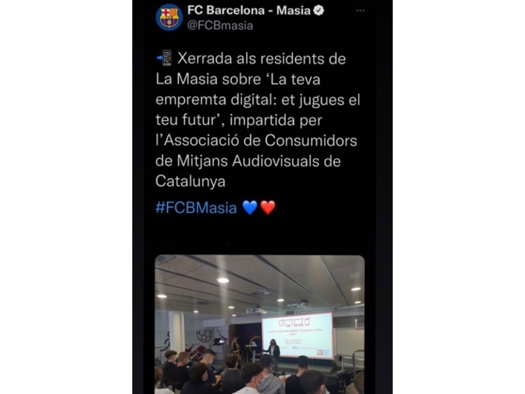 Charla a chicos de la Masia junto a Irene Montiel