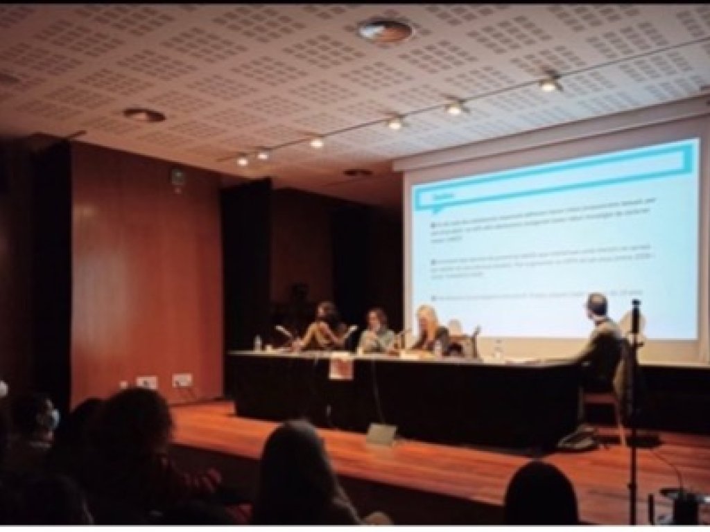 Fundación Vicky Bernadet - Violencia online